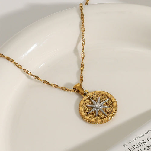 18K gold round necklace with eight-pointed star design, classic and fashionable