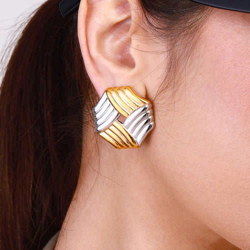 18K gold octagonal earrings with stripes design