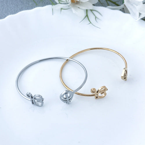 18K gold open-design smooth bangle bracelet