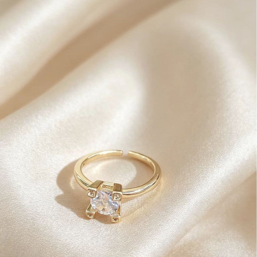 Golden Light-luxury Elegant Open-ring Design