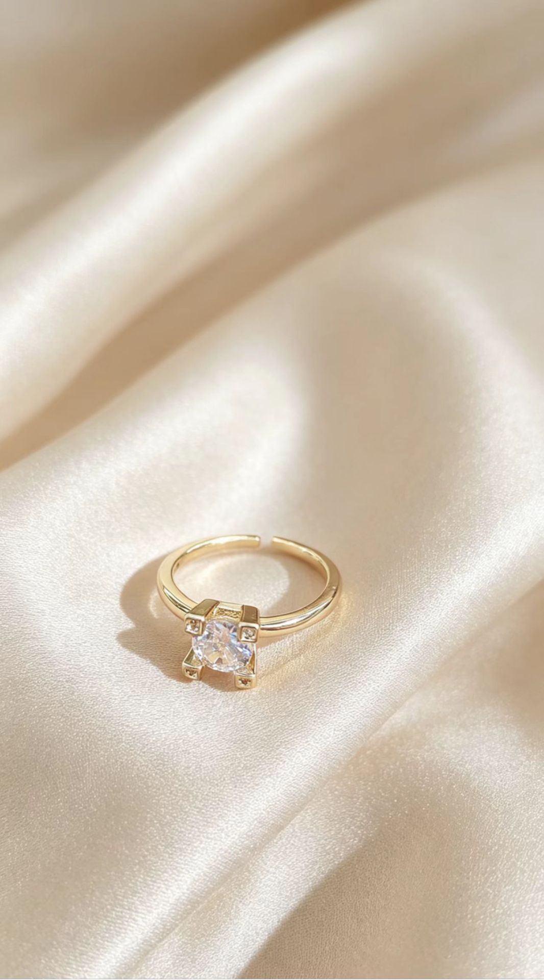 Golden Light-luxury Elegant Open-ring Design