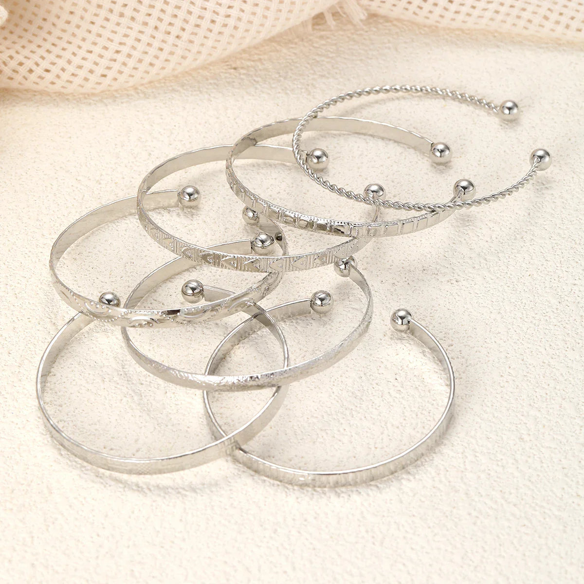 7Pcs/Set Vintage Elegant Rhombus Heart Twist Design Bangle Bracelet Gold Color Smooth Bracelets Set For Women Charm Jewelry Gift