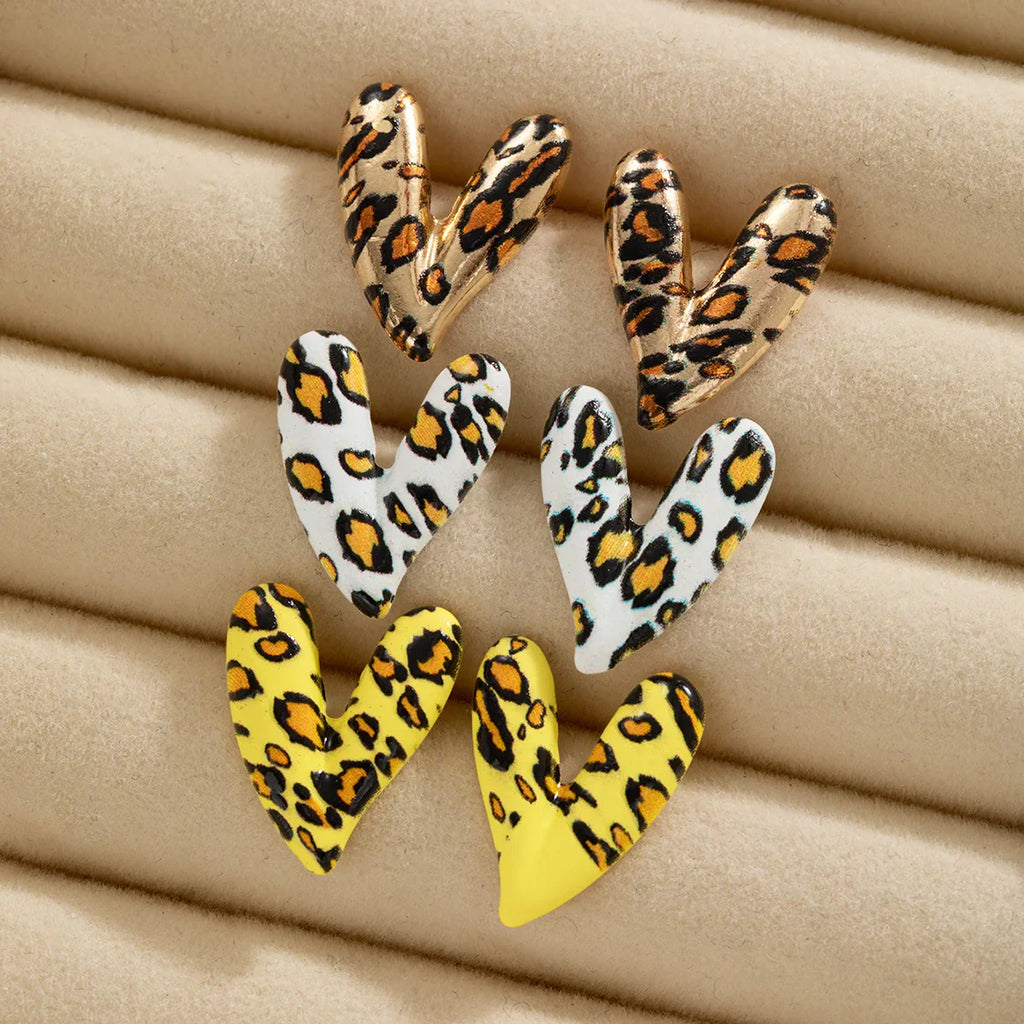 3 pairs of personalized and versatile leopard print heart-shaped women's earrings set, red spray painted earrings
