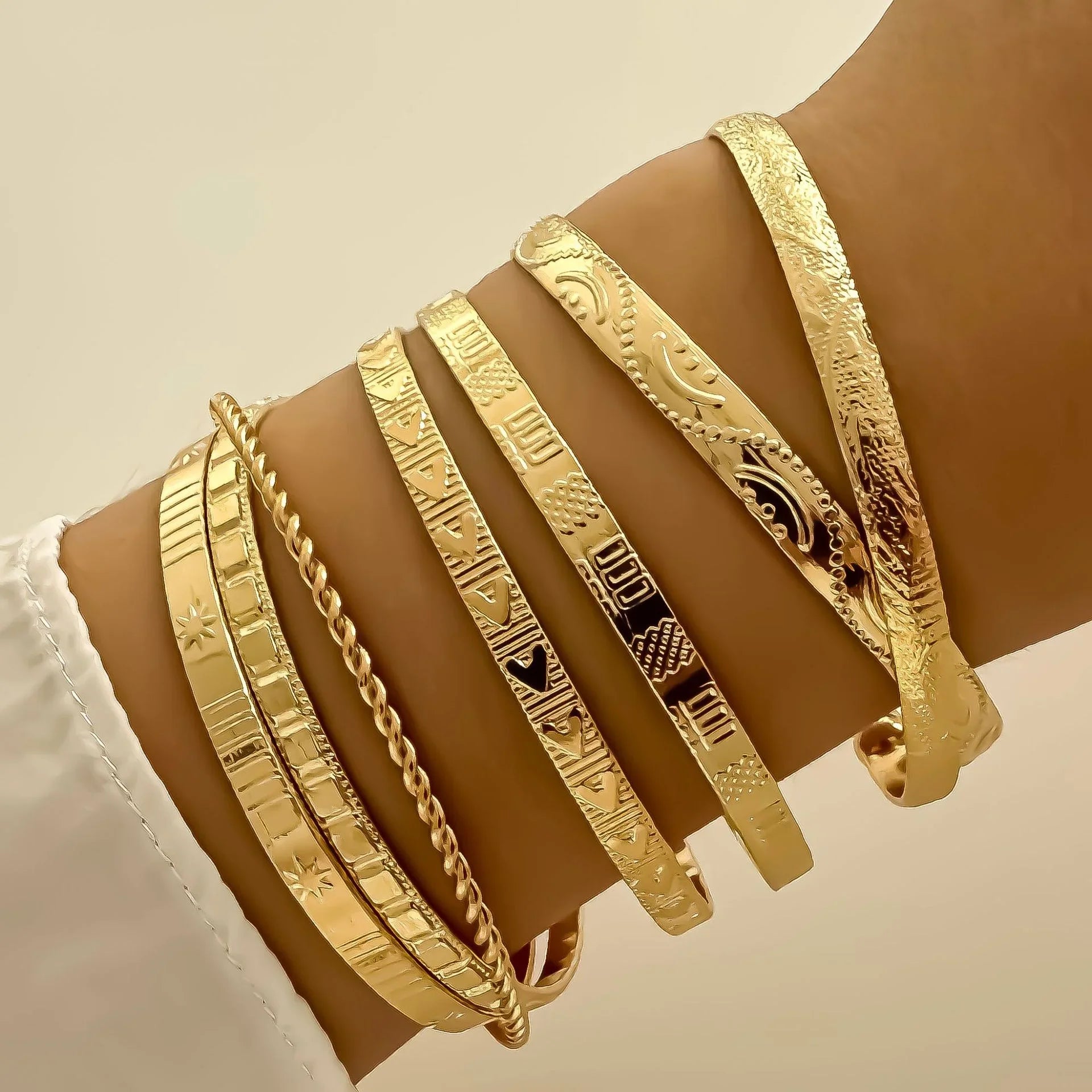 7Pcs/Set Vintage Elegant Rhombus Heart Twist Design Bangle Bracelet Gold Color Smooth Bracelets Set For Women Charm Jewelry Gift