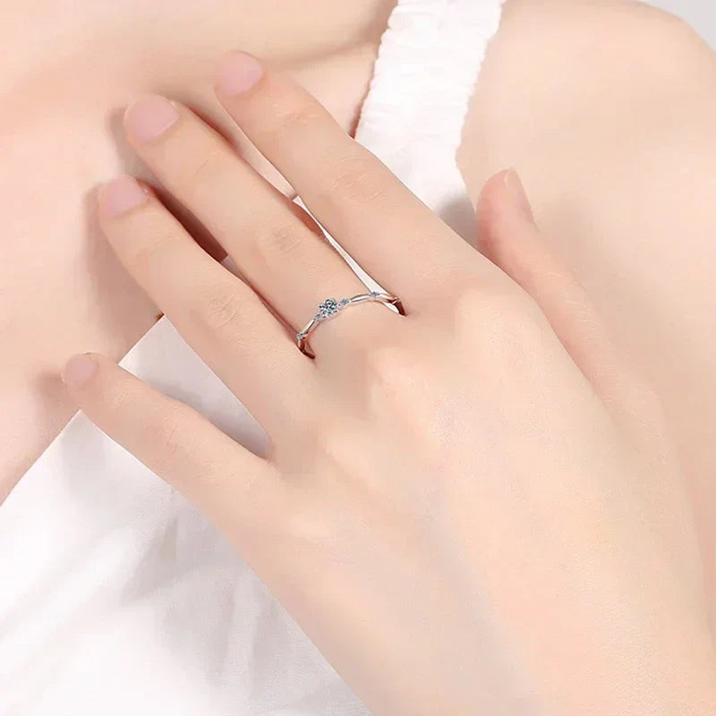 NeeTim D Color VVS1 Moissanite Ring for Women Wedding Fine Jewely with Certificete 925 Sterling Silver Engagement Rings Gifts