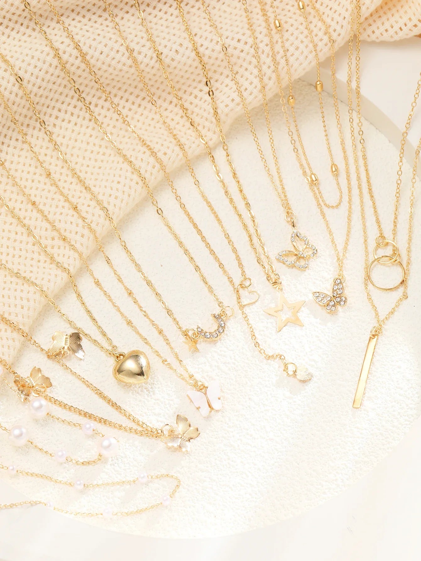 11 Pcs Women's Zircon Necklace Set Gold Color Fashion Love Heart Butterfly Pendant Hypoallergenic Neck Chain Boho Jewelry Gifts