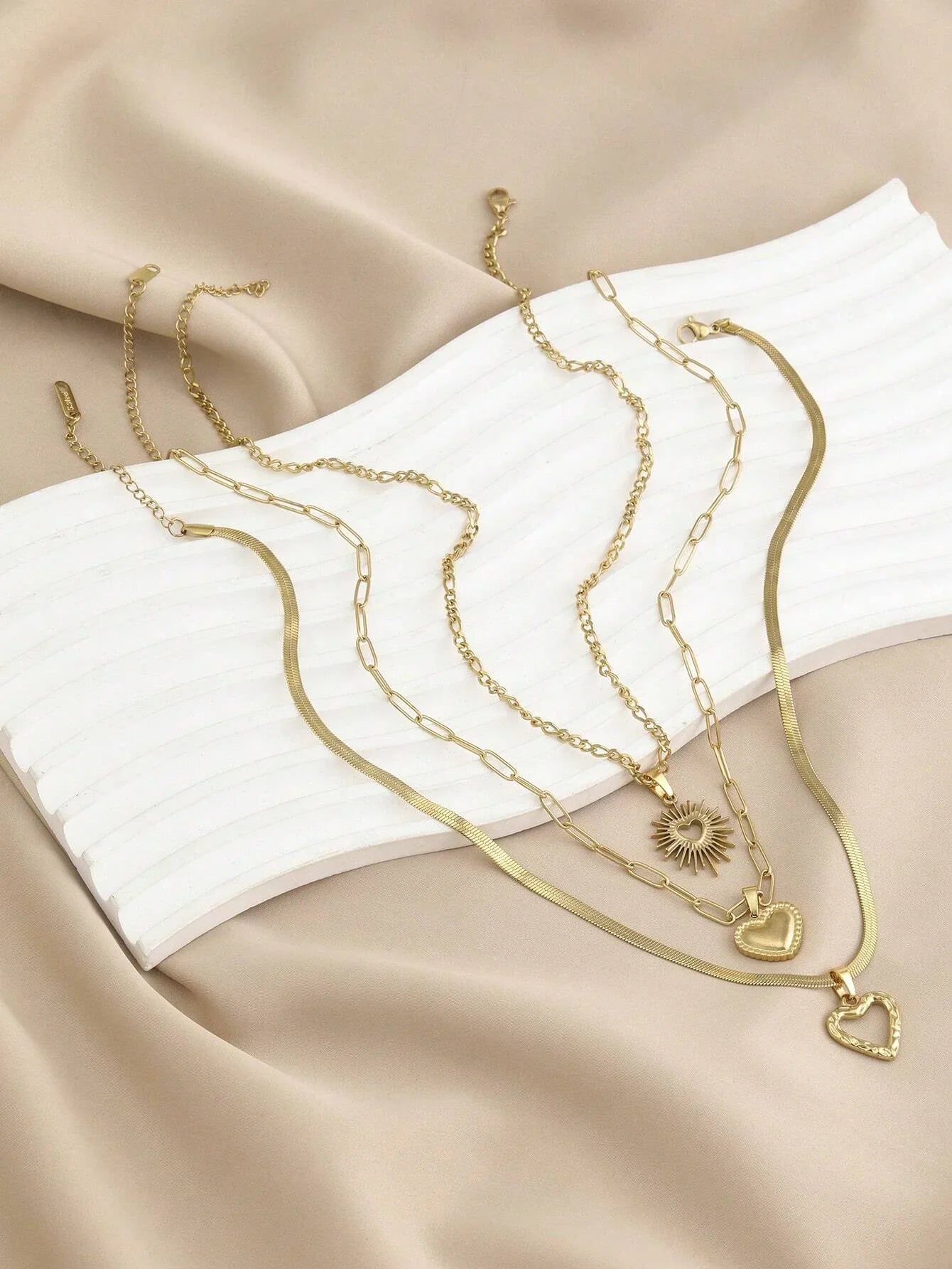3 Pcs Fashion Bohemia Heart Pendant Chain Layered Necklace for Women Summer Beach Simple Copper Metal Necklace Jewelry Gift 2024