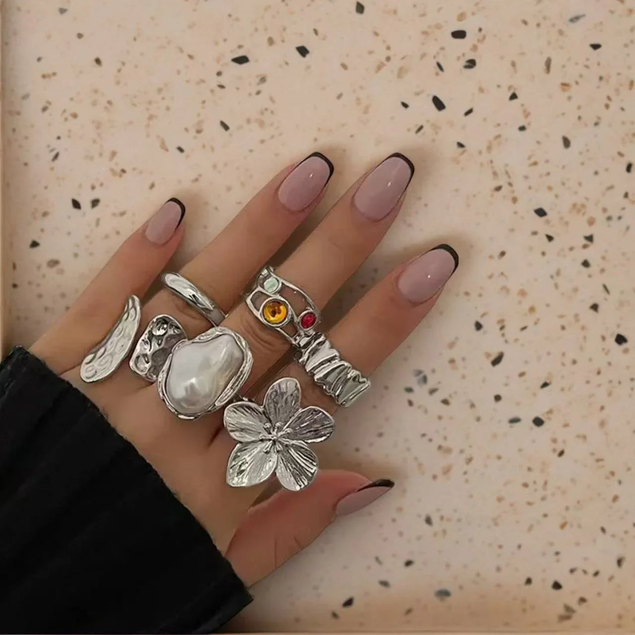 6pcs/Set Vintage Metal Flower Ring Set for Women Punk Elegant Baroque Faux Pearl Knuckle Rings Daily Wear Party Holiday Gifts