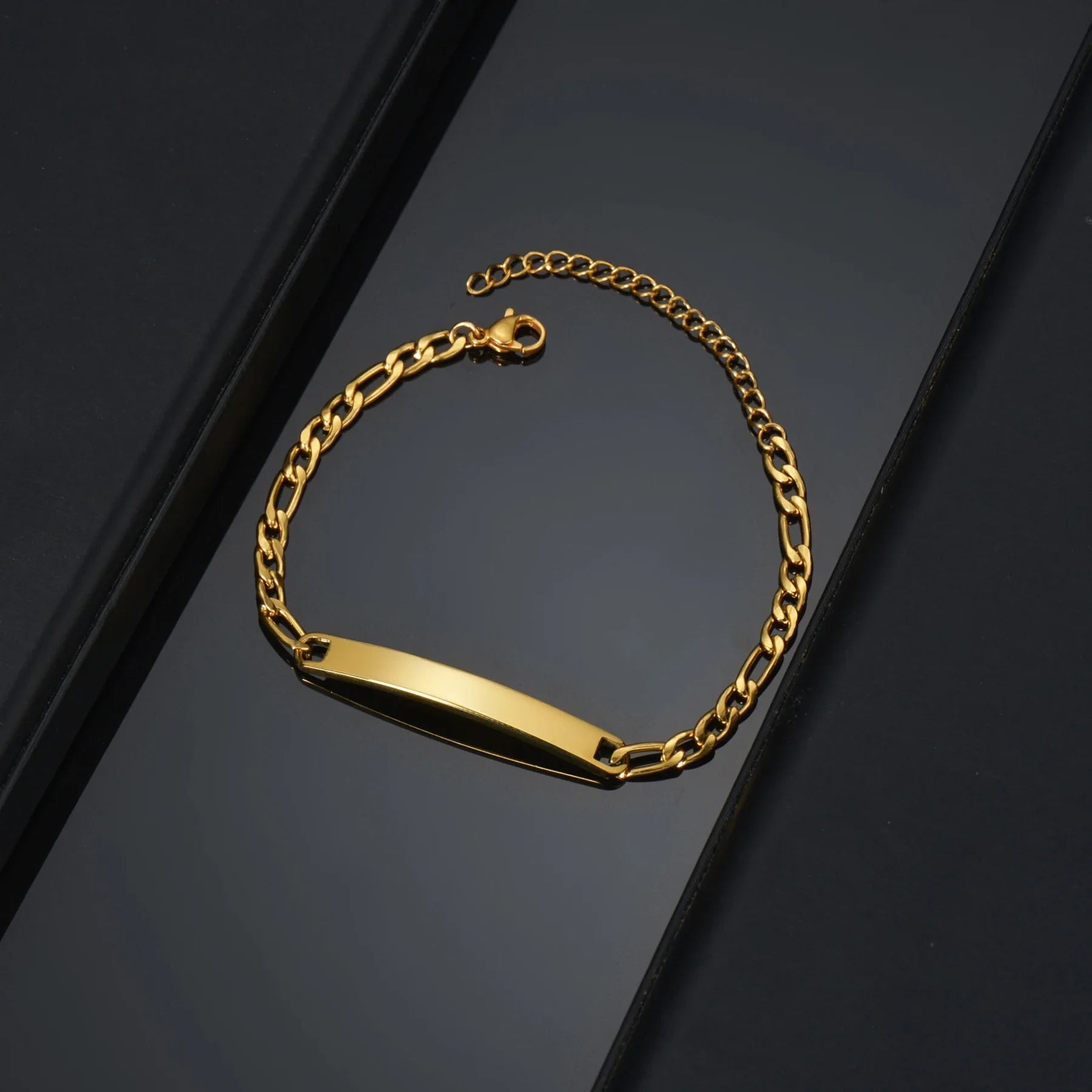 Akizoom Punk Engrave Name Custom Bracelets Gold Color Stainless Steel Thick Hand Chain Customized Couple Men Women Jewelry Gift