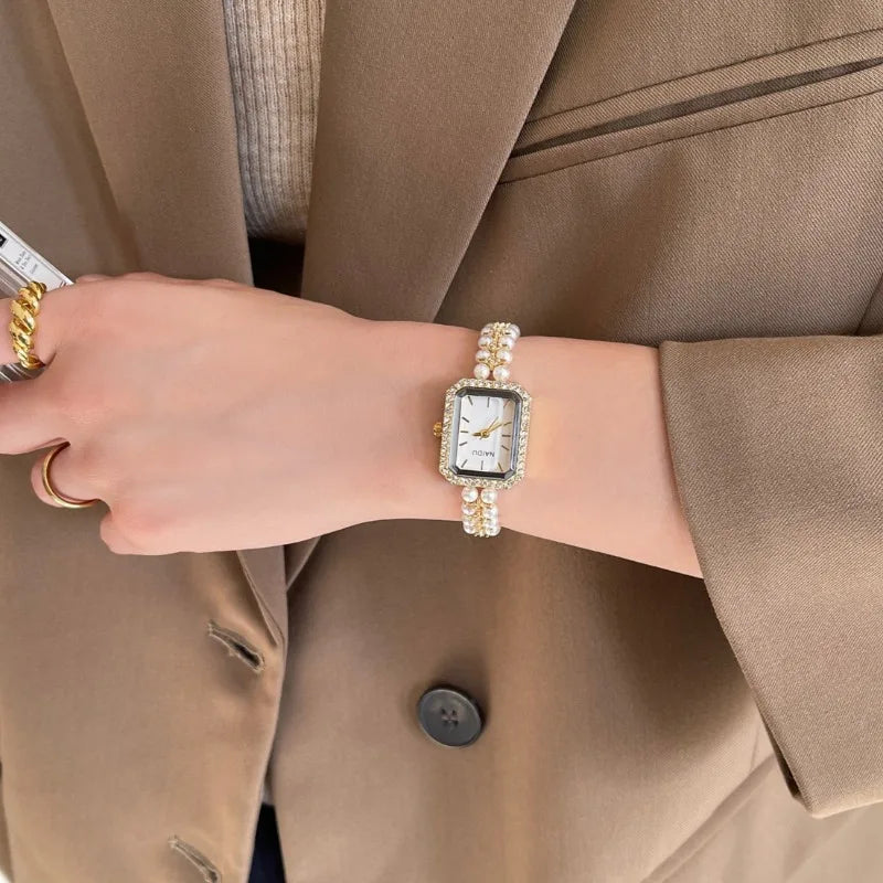 Luxury Women Bracelet Watch Fashion Small Square Dial Ladies Vintage Shell Pearls Chain Quartz Wristwatch Female Clock Wholesale