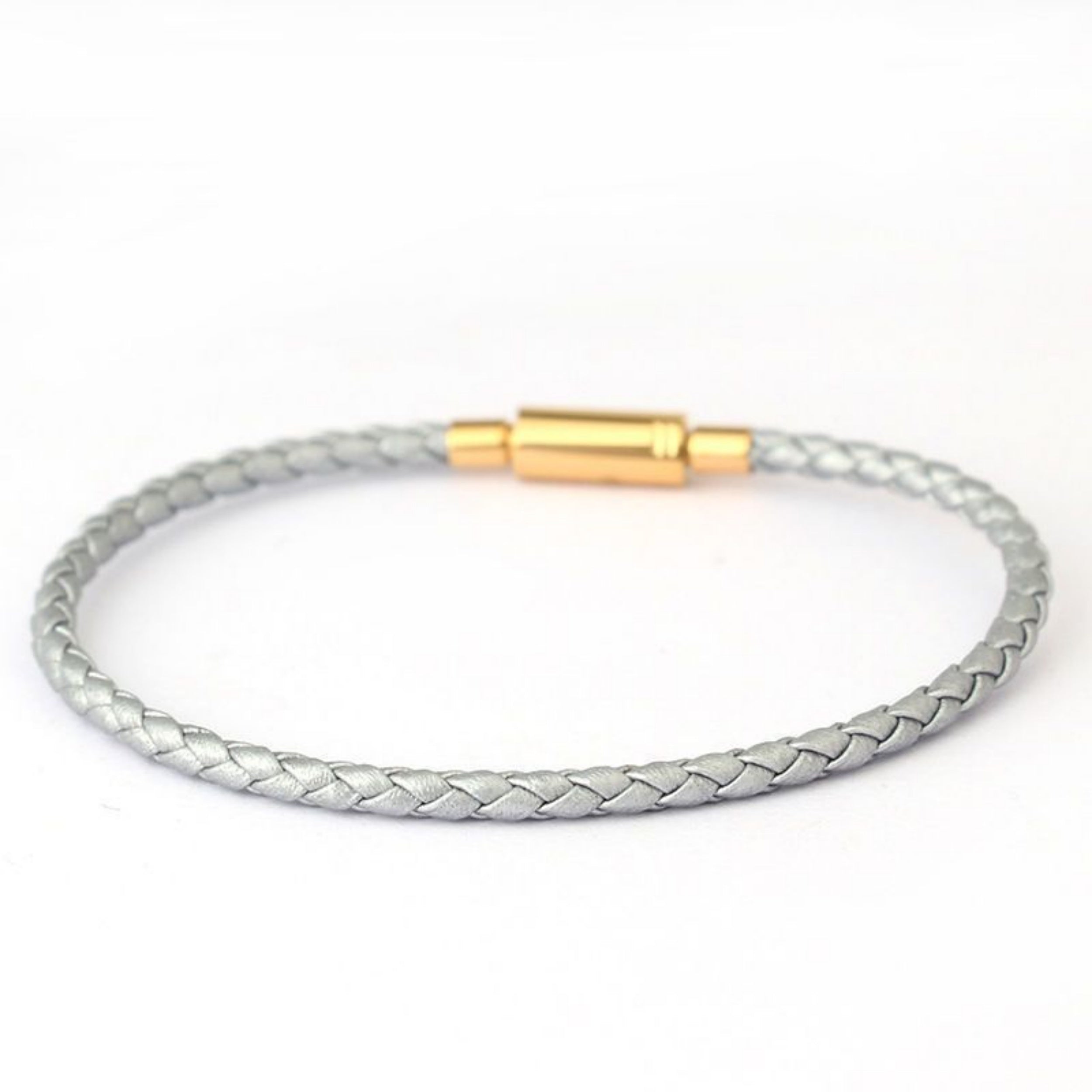 3.0mm Stainless Steel Leather Cord Bracelet With A Single Buckle And Wear-resistant Edging.