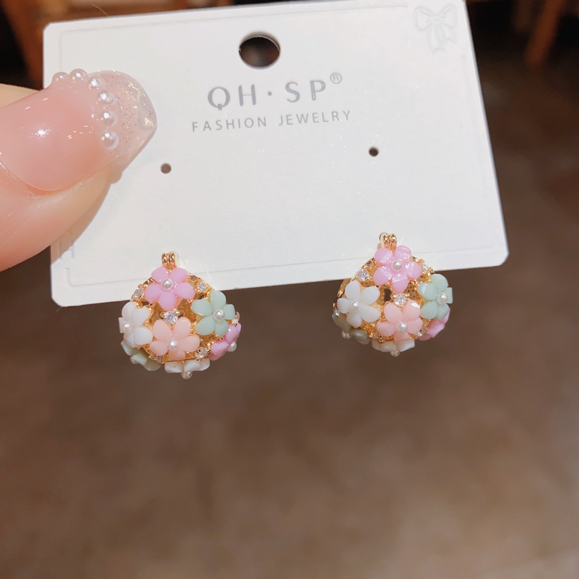 Fresh And Fashionable Zircon Pearl Flower Earrings