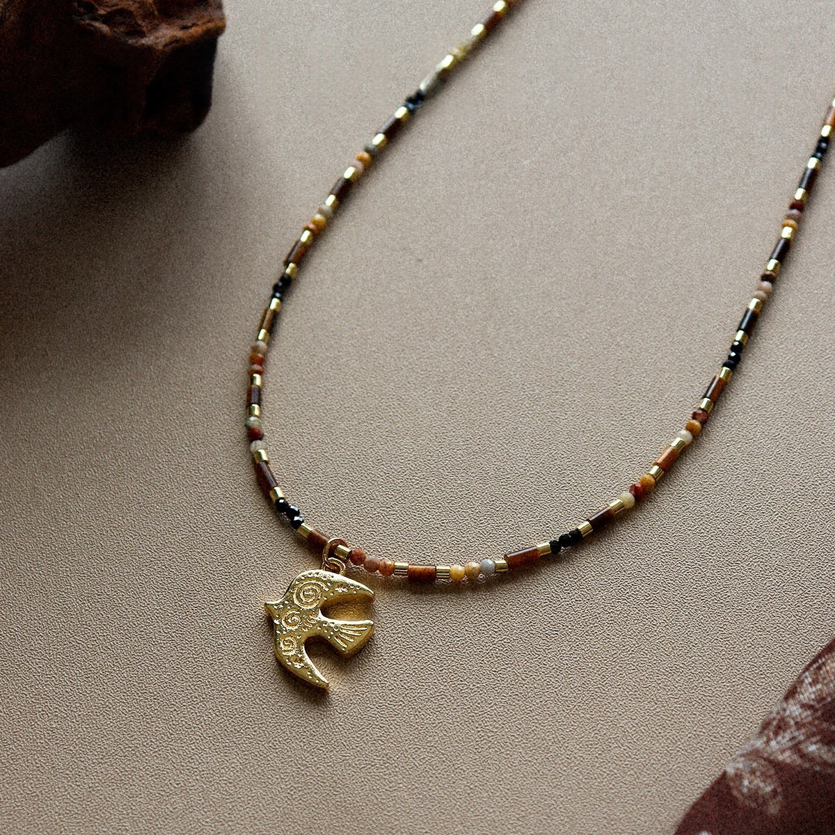 Simple And Stylish Tiger's Eye Bird Necklace For Women
