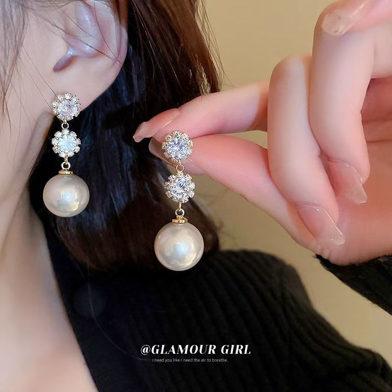 Silver Post Emerald Stud Earrings, Light Luxury Niche Unique Design, 2026 Hot Elegant Ear Jewelry