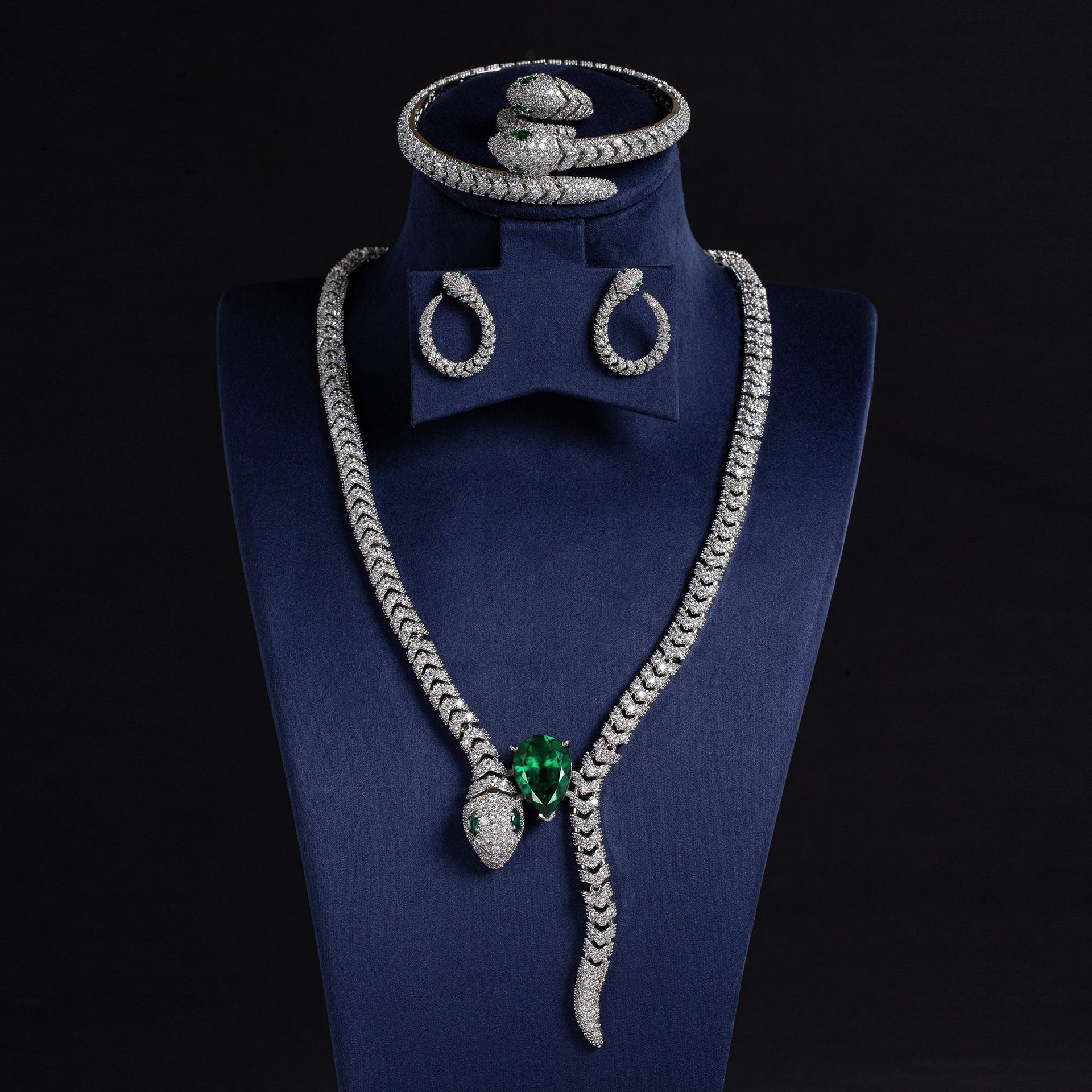 Stylish Retro Snake Necklace Set