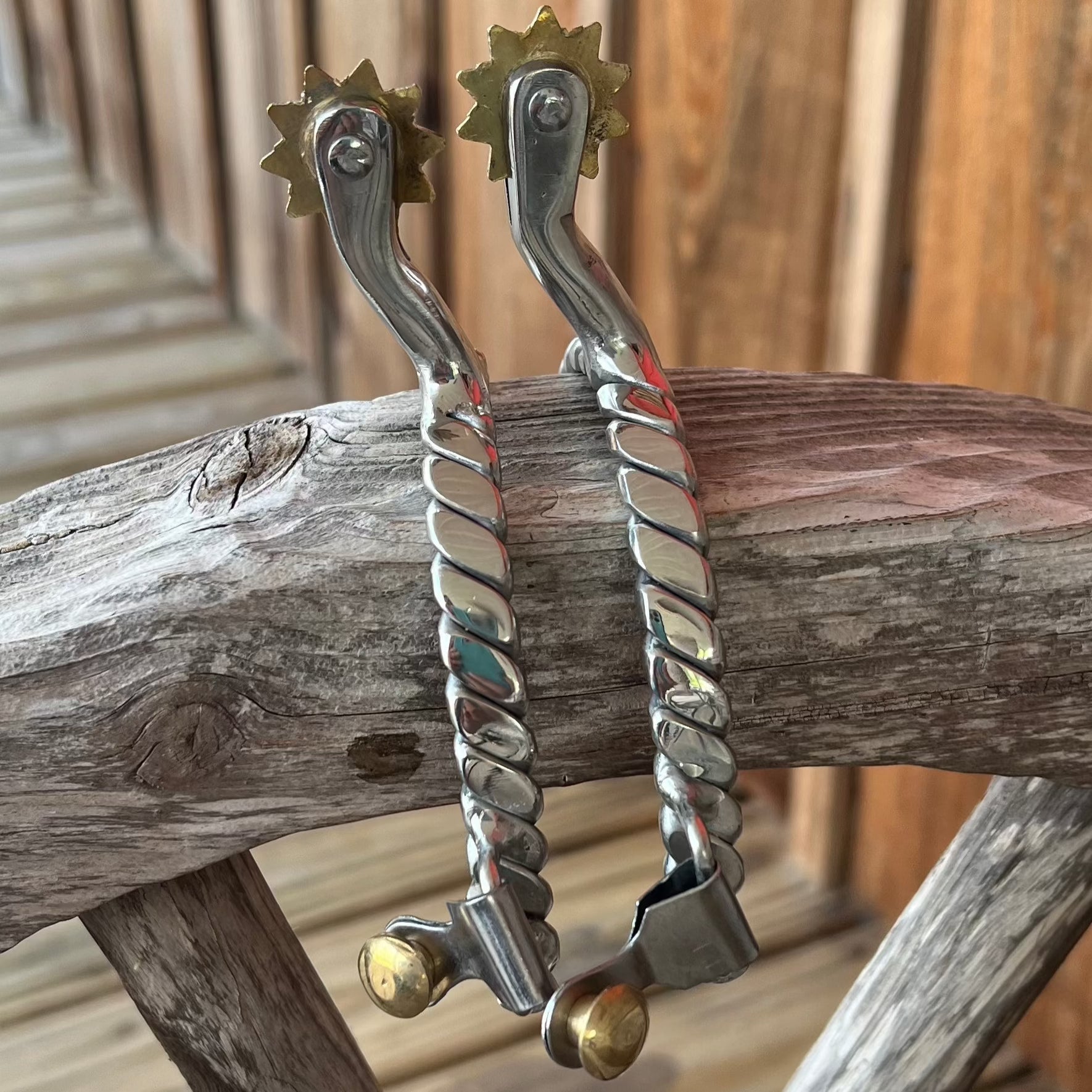 Twisted Band Spur